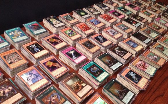 800 YUGIOH CARDS ULTIMATE LOT