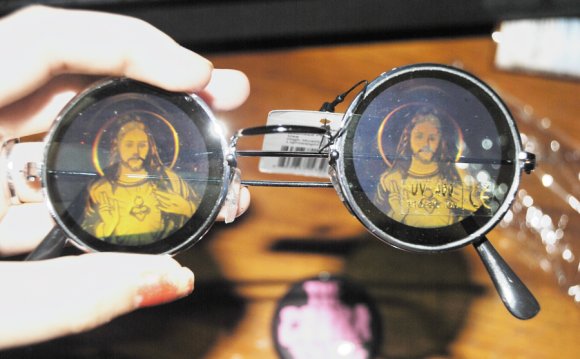 Hologram sunglasses
